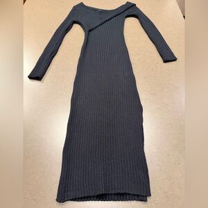 Lulu’s Black Off The Shoulder Sweater Dress Sz S